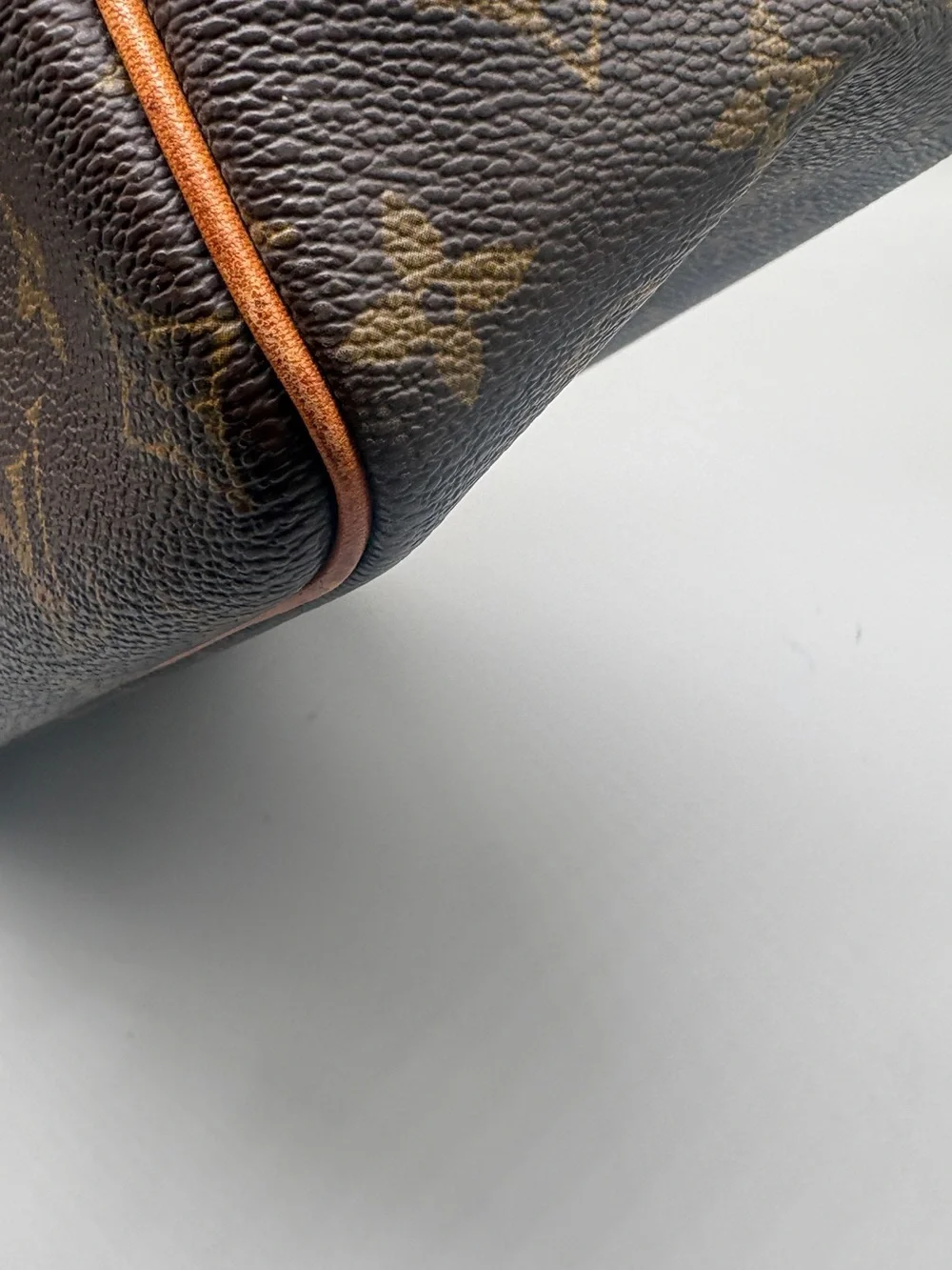 Louis Vuitton Deauville Monogram M47270